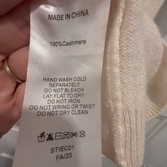 100% cashmere short sleeve sweater, Quince - Picture 7 of 9